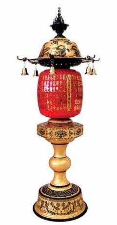 中國傳統(tǒng)燈具中最大的一簇花光之源--宮燈