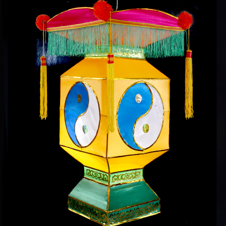 傳統與創新交融 自貢大型燈會公司的宮燈與民間手工藝燈制作藝術